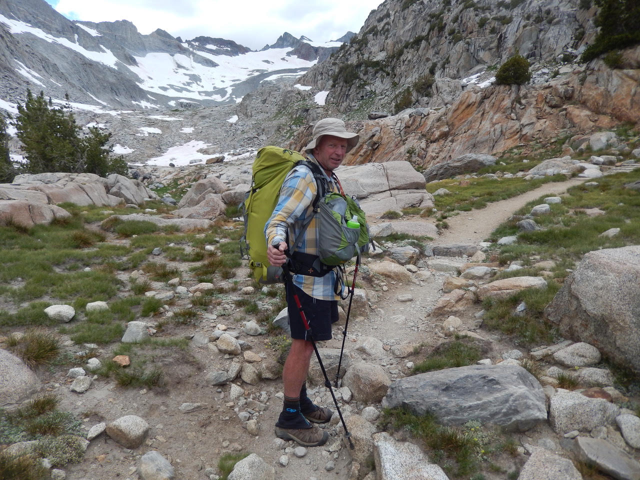 Hiker wearing an Aarn Effortless Rhythm Balance backpack