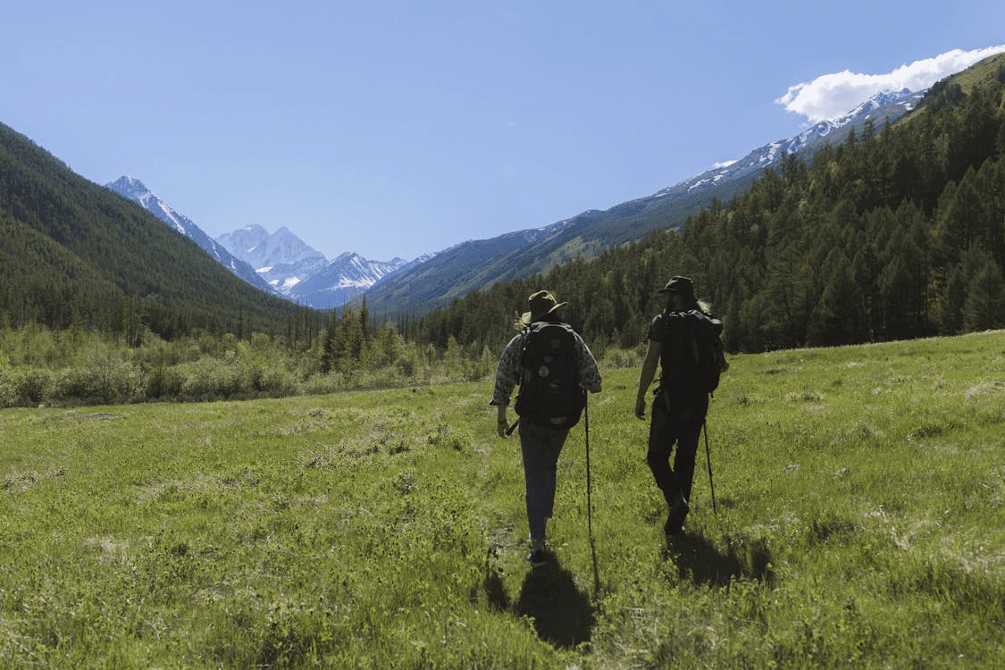 Why Shoulder Pain Usually Starts With the Wrong Pack Design - Light Hiking Gear